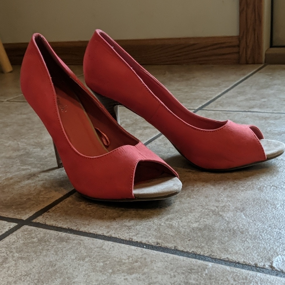 Charming Charlie coral suede peeptoe high heels 10 - Picture 6 of 11
